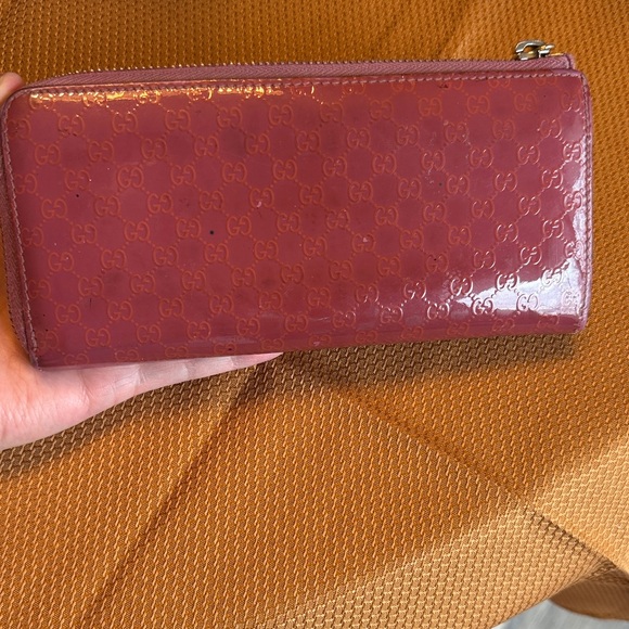 Gucci Raspberry Embossed Leather Wallet - Picture 2 of 6